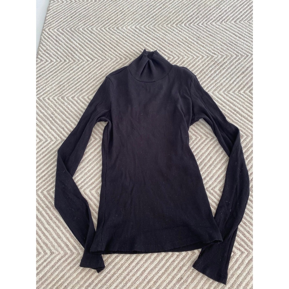 Lett Turtleneck